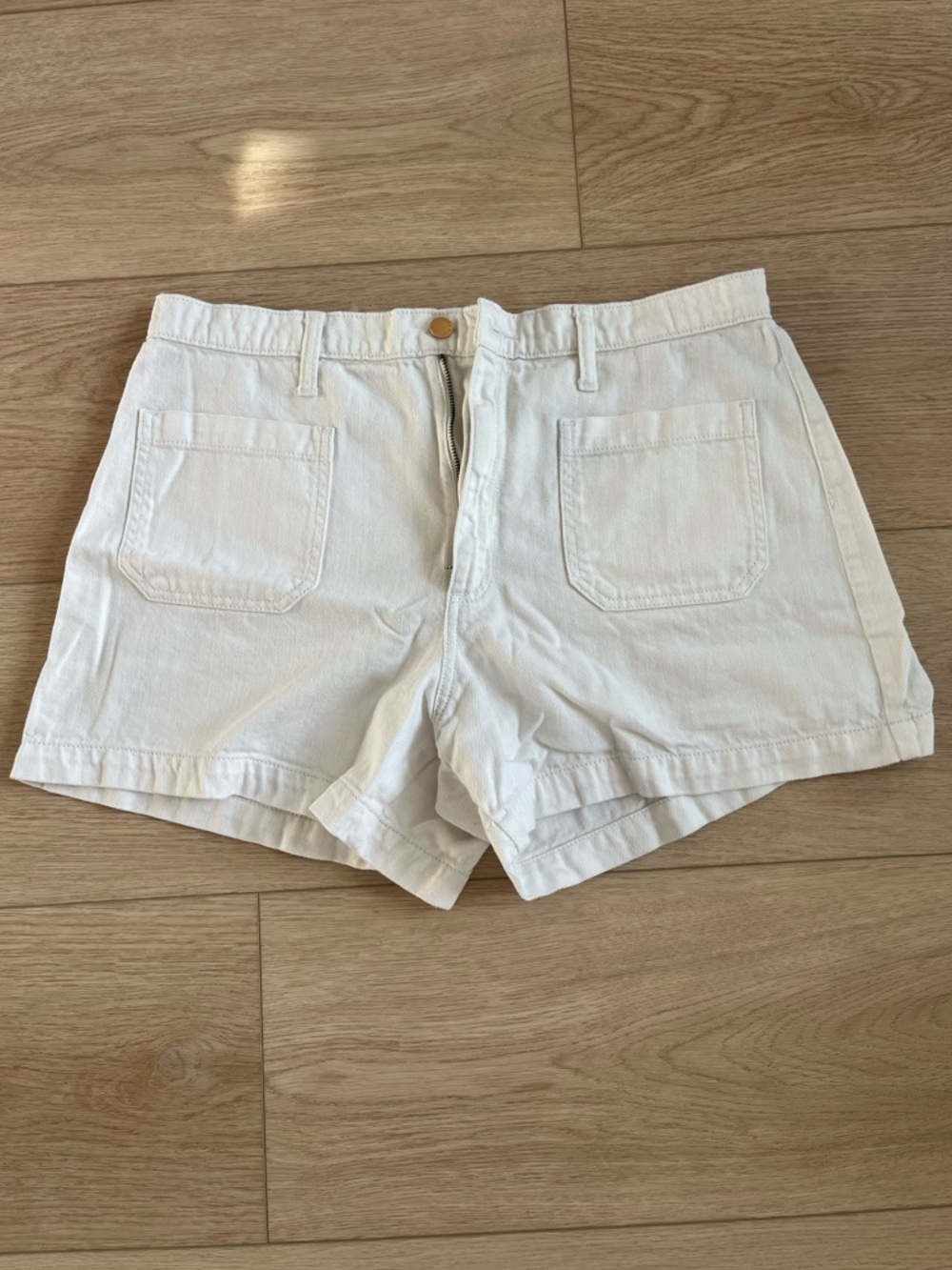 Universal Thread Women’s White Denim Shorts